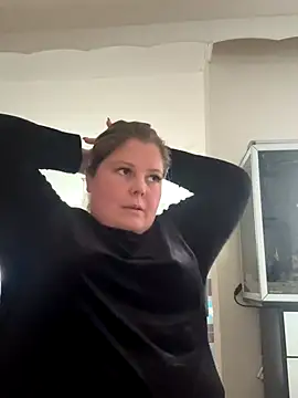 Snapshot of BootyLola chatting on November 1, 2025, 10:42 am BootyLola online show from November 1, 2025, 10:42 am