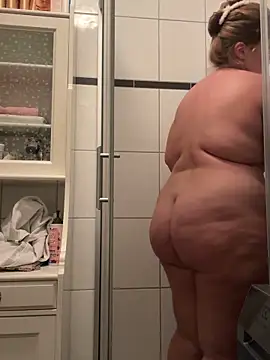 Snapshot of BootyLola chatting on November 9, 2025, 7:56 am BootyLola online show from November 9, 2025, 7:56 am