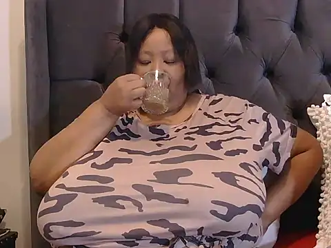 nancy111 online show from March 12, 2026, 2:06 am