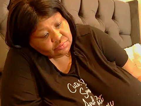 nancy111 online show from October 27, 2025, 2:40 pm