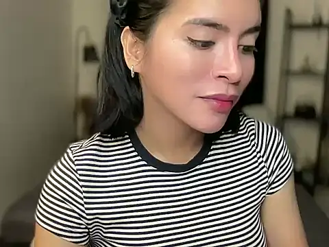 Snapshot of your_bianca69 chatting on December 19, 2025, 11:40 pm your bianca69 online show from December 19, 2025, 11:40 pm