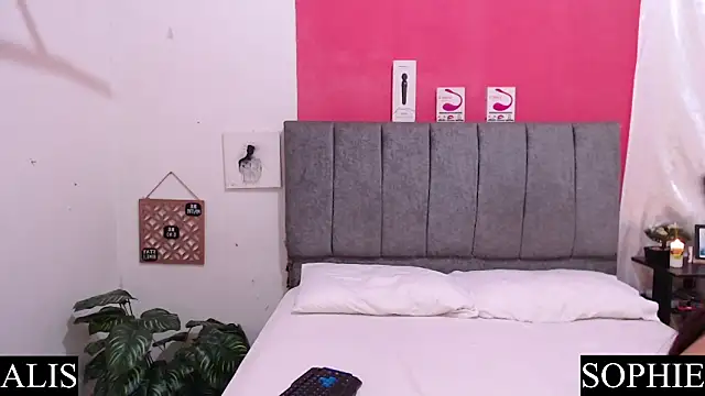 Sophie And Alis online show from March 18, 2025, 3:01 pm