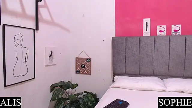 Sophie And Alis online show from February 26, 2025, 10:38 am