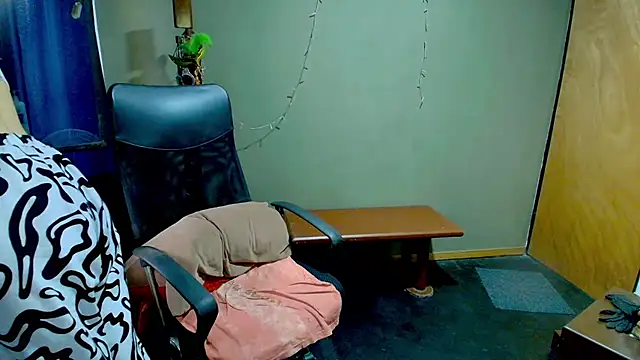 Snapshot of Nattyslave4U chatting on March 11, 2025, 10:09 pm Nattyslave4U online show from March 11, 2025, 10:09 pm