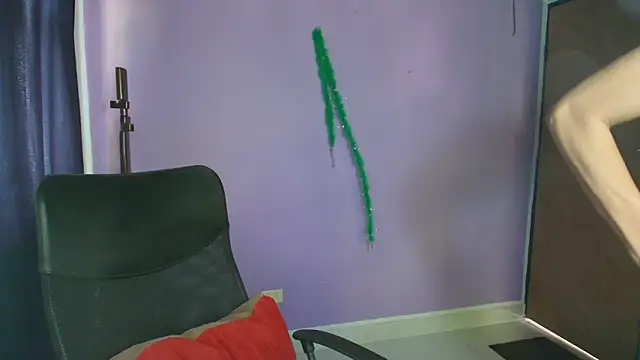 Snapshot of Nattyslave4U chatting on October 10, 2025, 9:37 pm Nattyslave4U online show from October 10, 2025, 9:37 pm