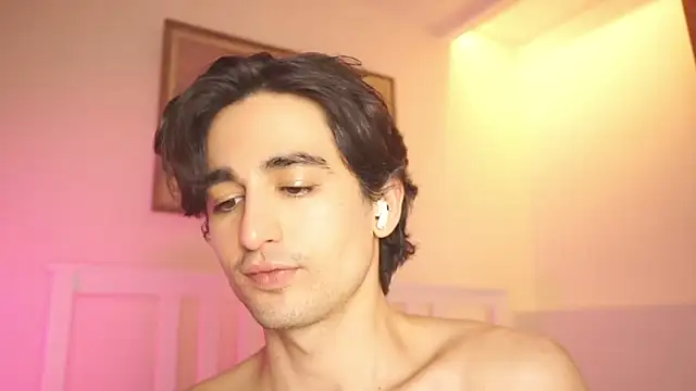 AlanDeNavarre online show from February 18, 2025, 12:05 am