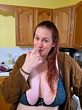 onlyhotbbw75 online show from October 17, 2025, 3:03 pm