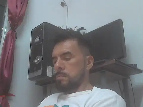 Snapshot of el_principe_hot chatting on October 25, 2025, 3:38 am el principe hot online show from October 25, 2025, 3:38 am