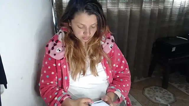 Snapshot of kattydirtylol chatting on November 9, 2025, 3:38 pm kattydirtylol online show from November 9, 2025, 3:38 pm