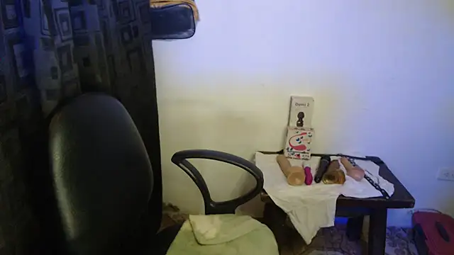 kattydirtylol online show from February 28, 2026, 10:09 pm