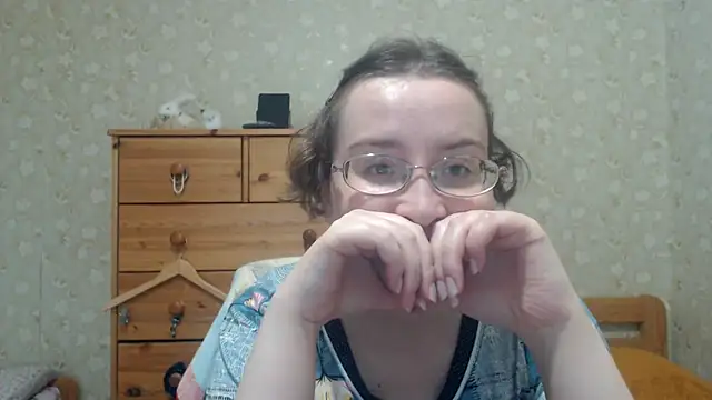 Snapshot of Smart_Rose chatting on April 18, 2026, 3:14 pm Smart Rose online show from April 18, 2026, 3:14 pm