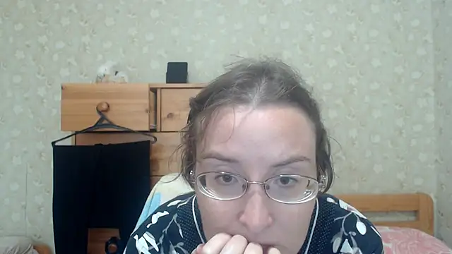 Snapshot of Smart_Rose chatting on May 16, 2026, 1:54 pm Smart Rose online show from May 16, 2026, 1:54 pm