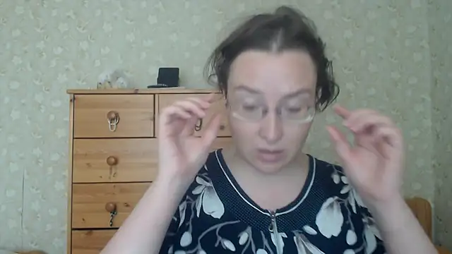 Snapshot of Smart_Rose chatting on May 19, 2026, 12:23 pm Smart Rose online show from May 19, 2026, 12:23 pm