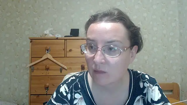 Snapshot of Smart_Rose chatting on May 28, 2026, 7:31 pm Smart Rose online show from May 28, 2026, 7:31 pm