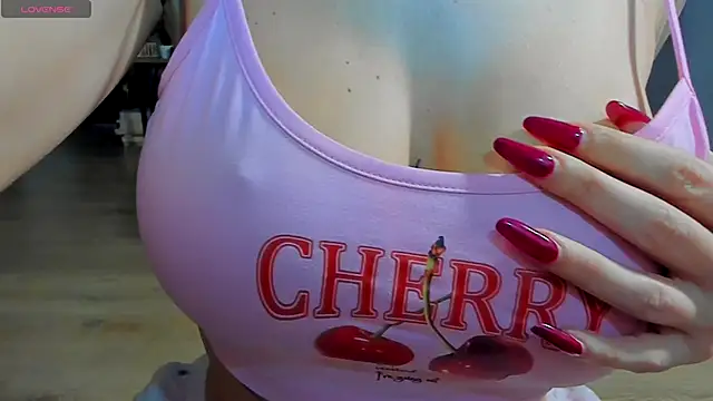 PinkyisHere online show from November 21, 2025, 3:33 pm