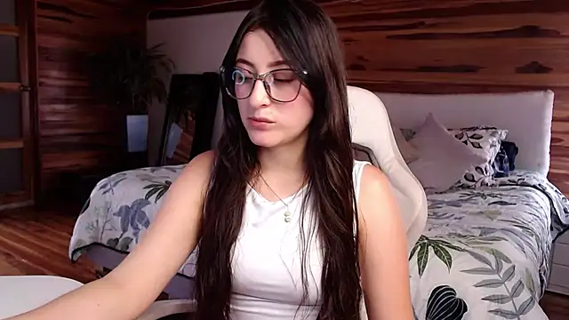 IsabelaGomez online show from December 8, 2024, 5:22 pm