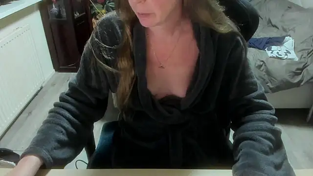 Snapshot of minoesje37 chatting on February 10, 2026, 8:30 pm minoesje37 online show from February 10, 2026, 8:30 pm