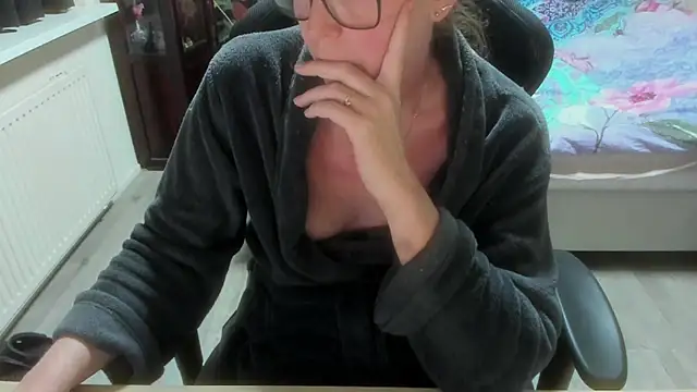 Snapshot of minoesje37 chatting on March 2, 2026, 8:38 pm minoesje37 online show from March 2, 2026, 8:38 pm