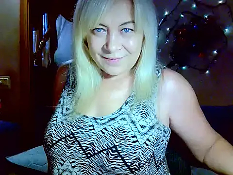 Snapshot of AgoniA7 chatting on December 21, 2025, 7:54 am AgoniA7 online show from December 21, 2025, 7:54 am