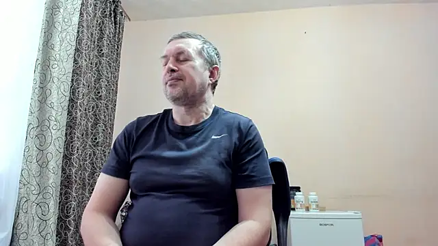 Snapshot of SanFrantsisko chatting on January 18, 2026, 11:35 am SanFrantsisko online show from January 18, 2026, 11:35 am