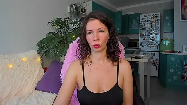 Snapshot of ChristinaGlory chatting on January 11, 2026, 8:21 am ChristinaGlory online show from January 11, 2026, 8:21 am