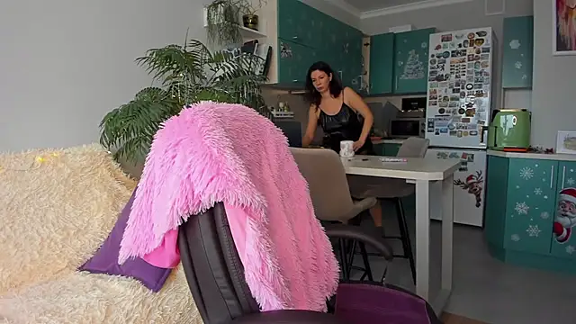 Snapshot of ChristinaGlory chatting on January 14, 2026, 10:52 am ChristinaGlory online show from January 14, 2026, 10:52 am