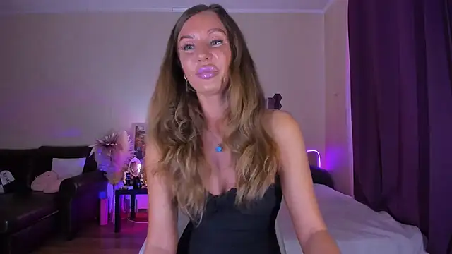 EmmaAbramson online show from May 18, 2026, 10:53 am