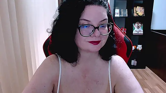 Snapshot of MissTroublle chatting on July 13, 2026, 9:52 am MissTroublle online show from July 13, 2026, 9:52 am
