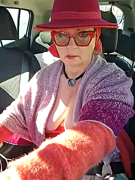 MucMilf59 online show from November 4, 2025, 9:24 am