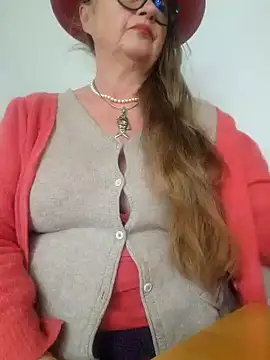 MucMilf59 online show from November 22, 2025, 11:20 am