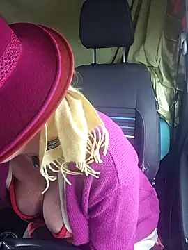 MucMilf59 online show from December 4, 2025, 10:47 am