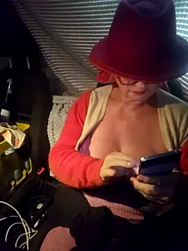 MucMilf59 online show from October 19, 2025, 7:27 pm