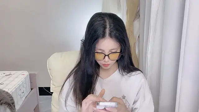 CNchengcheng online show from October 4, 2025, 10:17 am