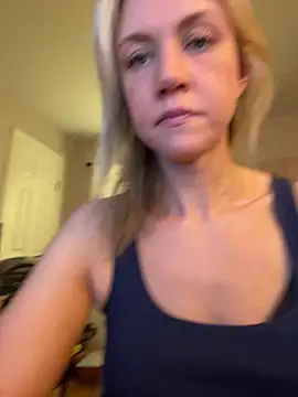 Snapshot of Kay_Cakes chatting on July 15, 2026, 2:13 pm Kay Cakes online show from July 15, 2026, 2:13 pm