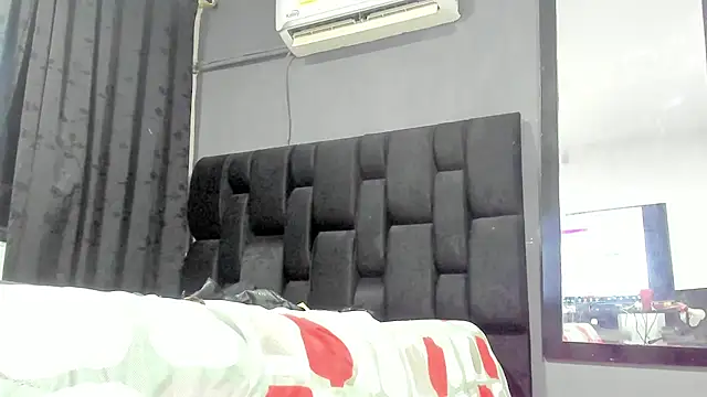Snapshot of SandraGoldstein chatting on October 4, 2025, 1:18 am SandraGoldstein online show from October 4, 2025, 1:18 am