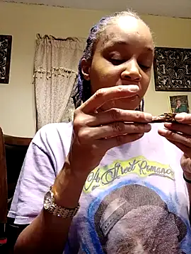 Snapshot of EnticingAaliyah chatting on December 7, 2024, 1:08 am EnticingAaliyah online show from December 7, 2024, 1:08 am