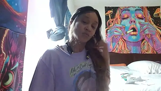 Snapshot of EnticingAaliyah chatting on February 28, 2026, 7:02 pm EnticingAaliyah online show from February 28, 2026, 7:02 pm