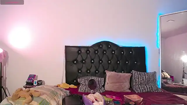 joaisaza online show from February 16, 2026, 7:51 am