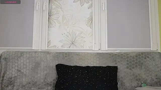 Hetera online show from December 3, 2025, 9:14 pm