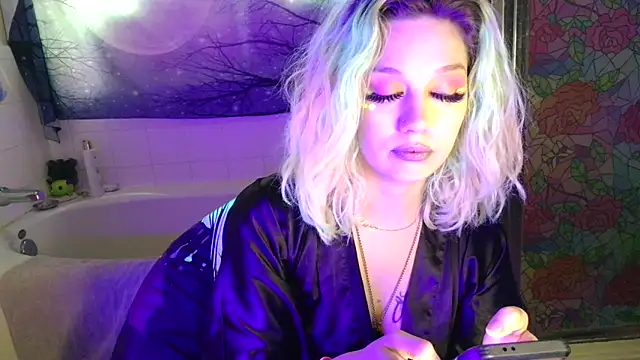 TEXASMARYYYJANE online show from May 26, 2026, 1:42 pm