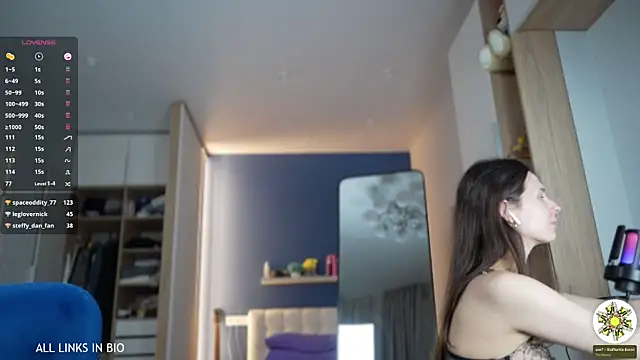 Snapshot of LAUREL_HAZEL chatting on March 17, 2025, 1:24 am LAUREL HAZEL online show from March 17, 2025, 1:24 am