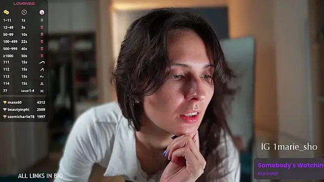 Snapshot of LAUREL_HAZEL chatting on October 20, 2025, 6:19 pm LAUREL HAZEL online show from October 20, 2025, 6:19 pm