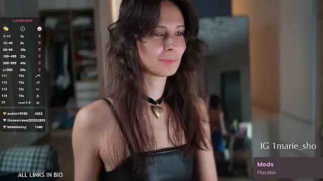 Snapshot of LAUREL_HAZEL chatting on September 24, 2025, 6:14 pm LAUREL HAZEL online show from September 24, 2025, 6:14 pm