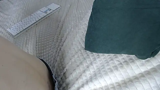 Snapshot of Kiradoll27 chatting on November 19, 2025, 10:04 am Kiradoll27 online show from November 19, 2025, 10:04 am