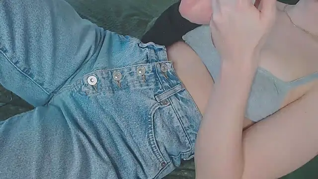 Snapshot of Kiradoll27 chatting on February 9, 2025, 10:31 am Kiradoll27 online show from February 9, 2025, 10:31 am