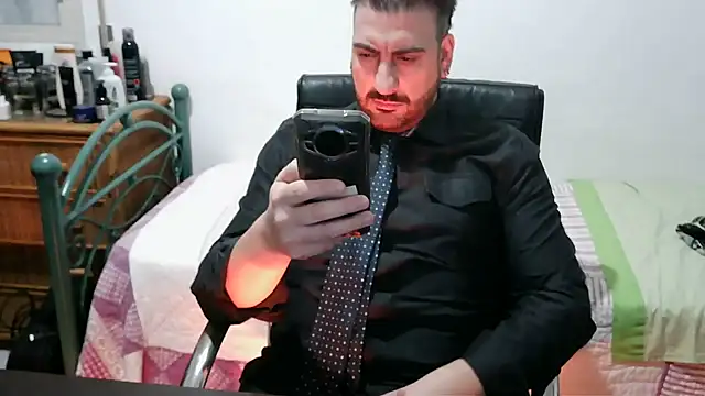 Snapshot of Italian_dark_desire chatting on February 2, 2026, 5:12 pm Italian dark desire online show from February 2, 2026, 5:12 pm