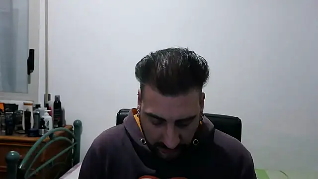 Snapshot of Italian_dark_desire chatting on February 4, 2026, 10:49 pm Italian dark desire online show from February 4, 2026, 10:49 pm