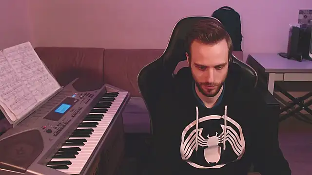 Snapshot of Sweetparker chatting on February 17, 2025, 3:04 am Sweetparker online show from February 17, 2025, 3:04 am