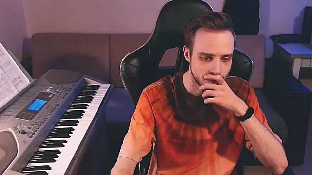 Sweetparker online show from April 13, 2026, 5:28 pm