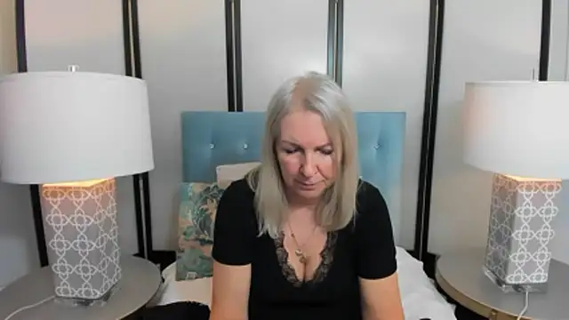 Snapshot of EricaTop chatting on January 7, 2026, 8:25 pm EricaTop online show from January 7, 2026, 8:25 pm